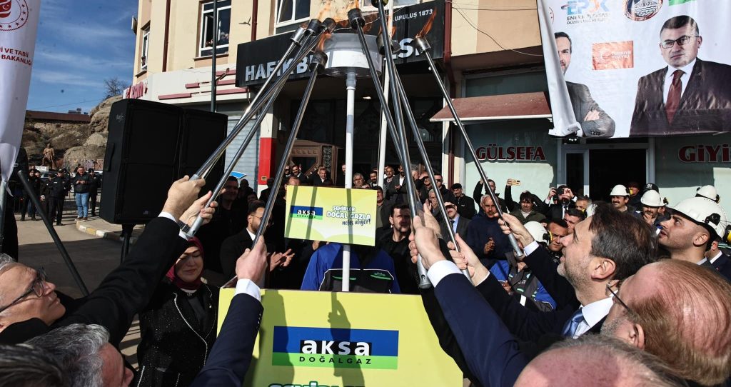 Sivas Ta Hafik İlçesi Doğalgaza Kavuştu - RADYO BORA